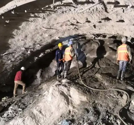 无棣拱顶带模注浆料的施工流程及注意事项